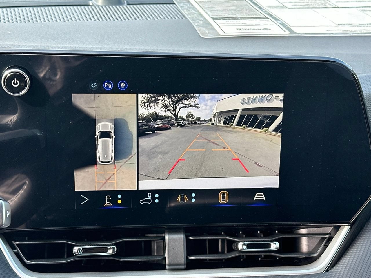 2027 Chevrolet Equinox LT SUV, photo 21