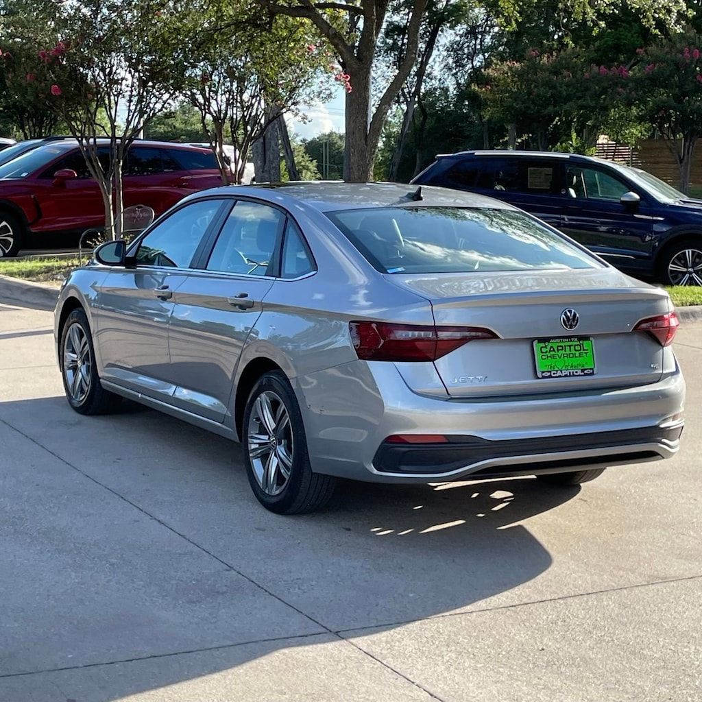 Used 2024 Volkswagen Jetta SE Sedan
