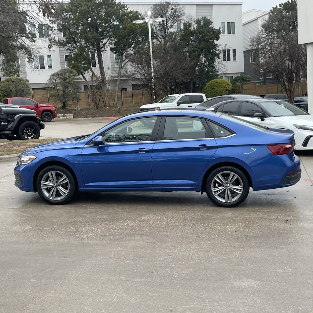 Used 2024 Volkswagen Jetta SE Sedan