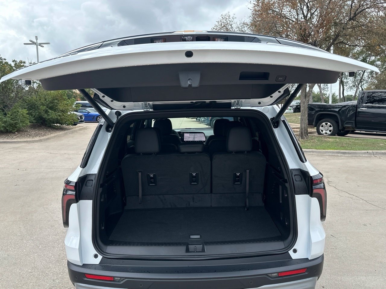 2027 Chevrolet Traverse LT - Photo 27