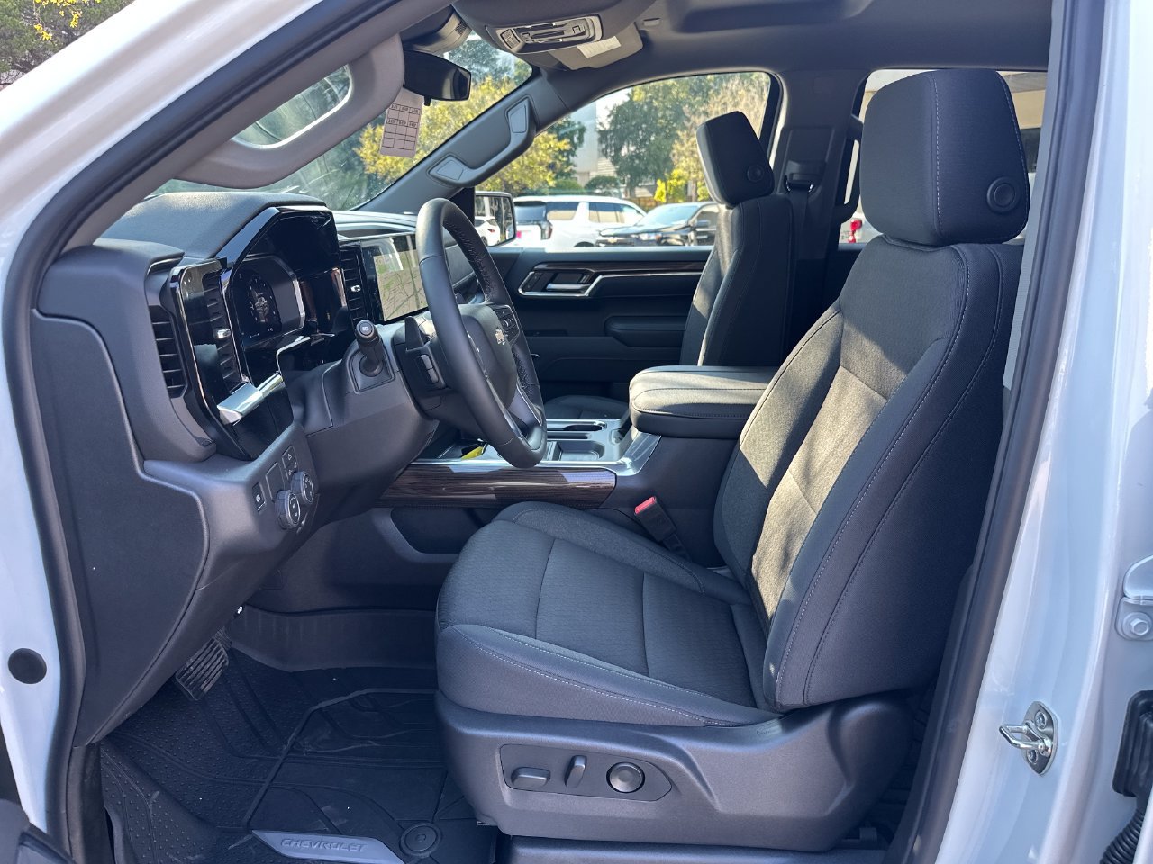 2026 Chevrolet Silverado 1500 LT - Photo 9