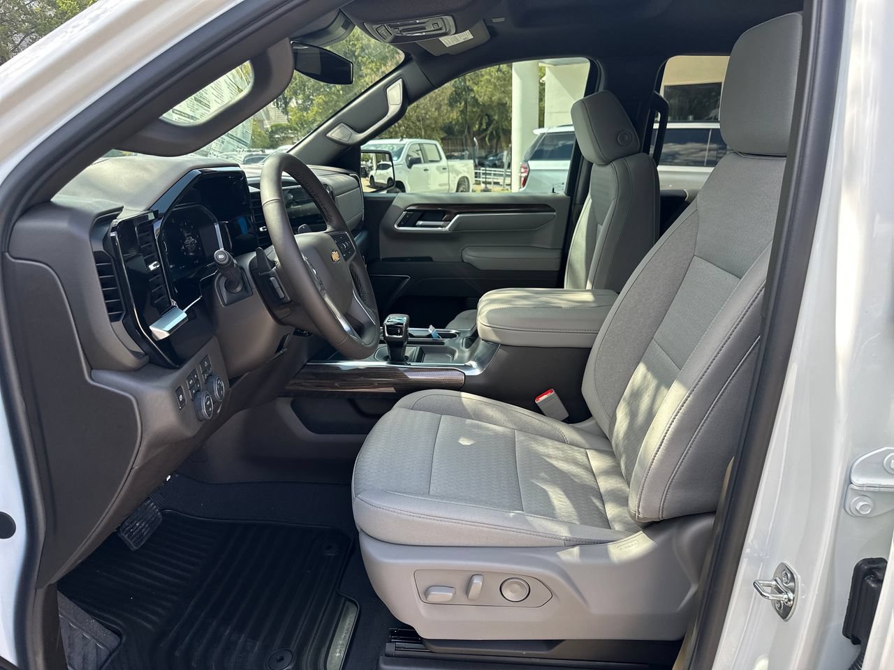 2026 Chevrolet Silverado 1500 LT, photo 14