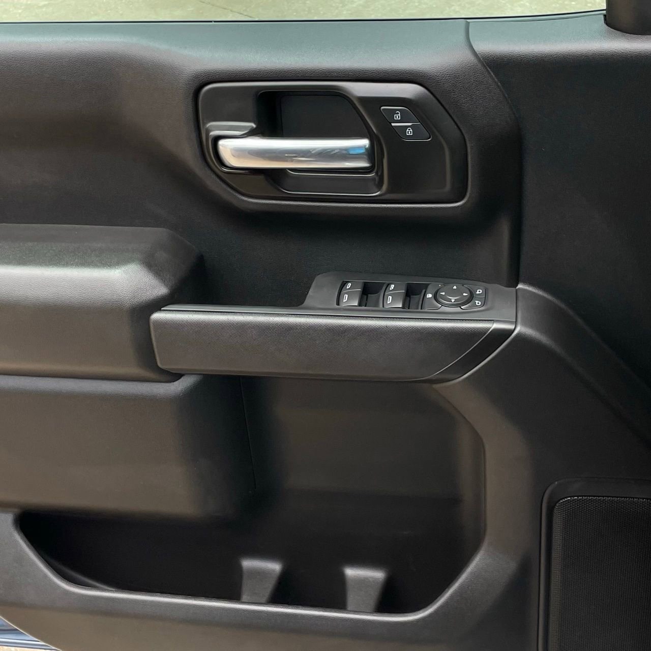 2024 Chevrolet Silverado 1500 Custom - Photo 21
