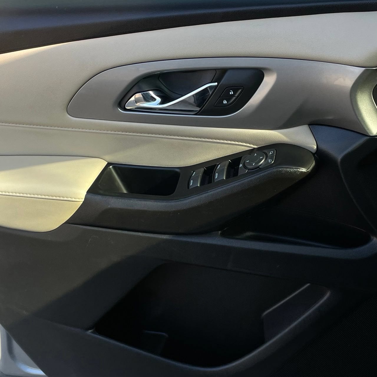 2023 Chevrolet Traverse LS - Photo 20