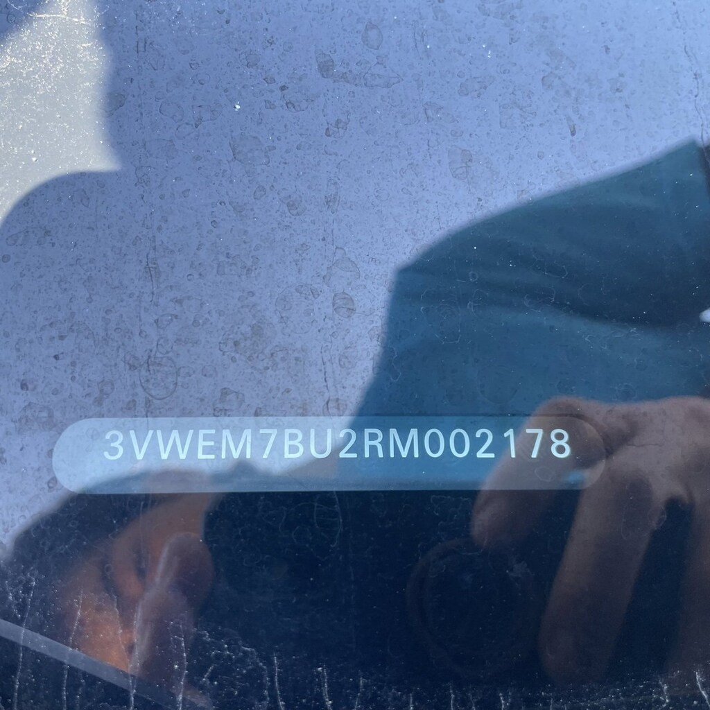 Used 2024 Volkswagen Jetta SE Sedan