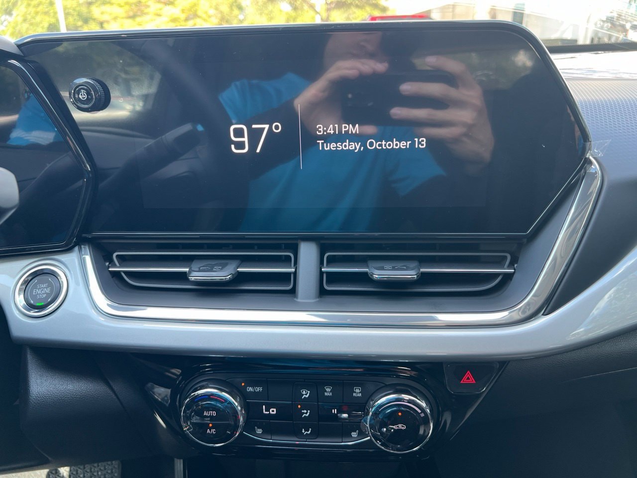 2026 Chevrolet Trax LT - Photo 17