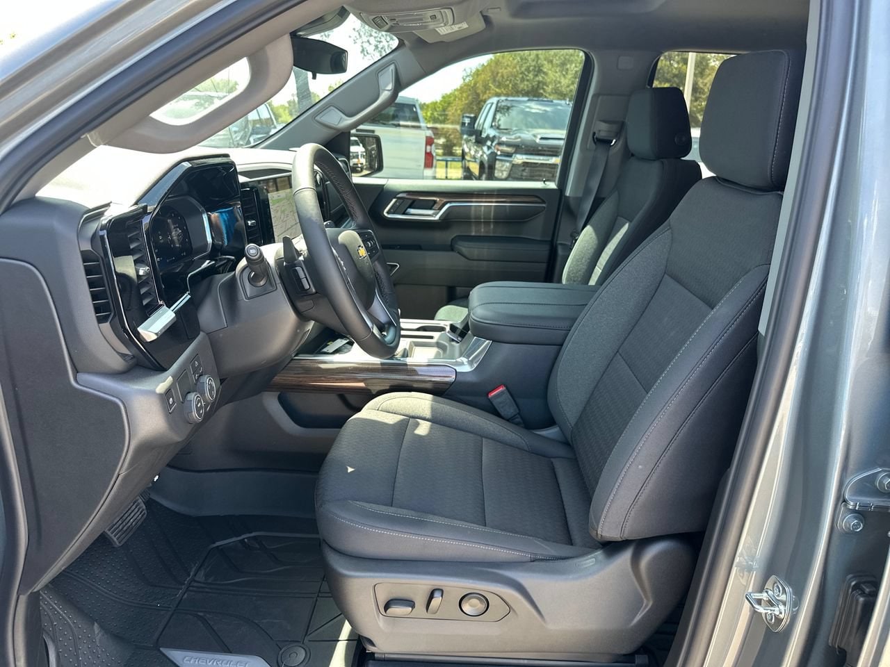 2026 Chevrolet Silverado 1500 LT Truck, photo 9