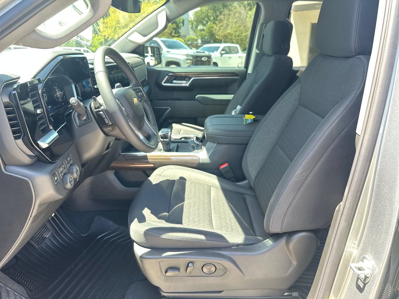 2026 Chevrolet Silverado 1500 LT, photo 9