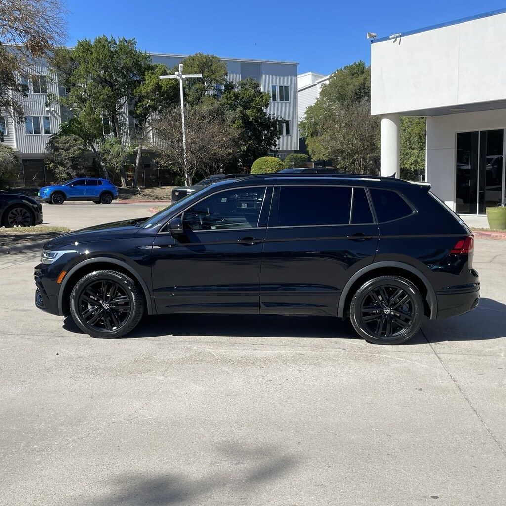 Used 2022 Volkswagen Tiguan SE R-Line Black SUV