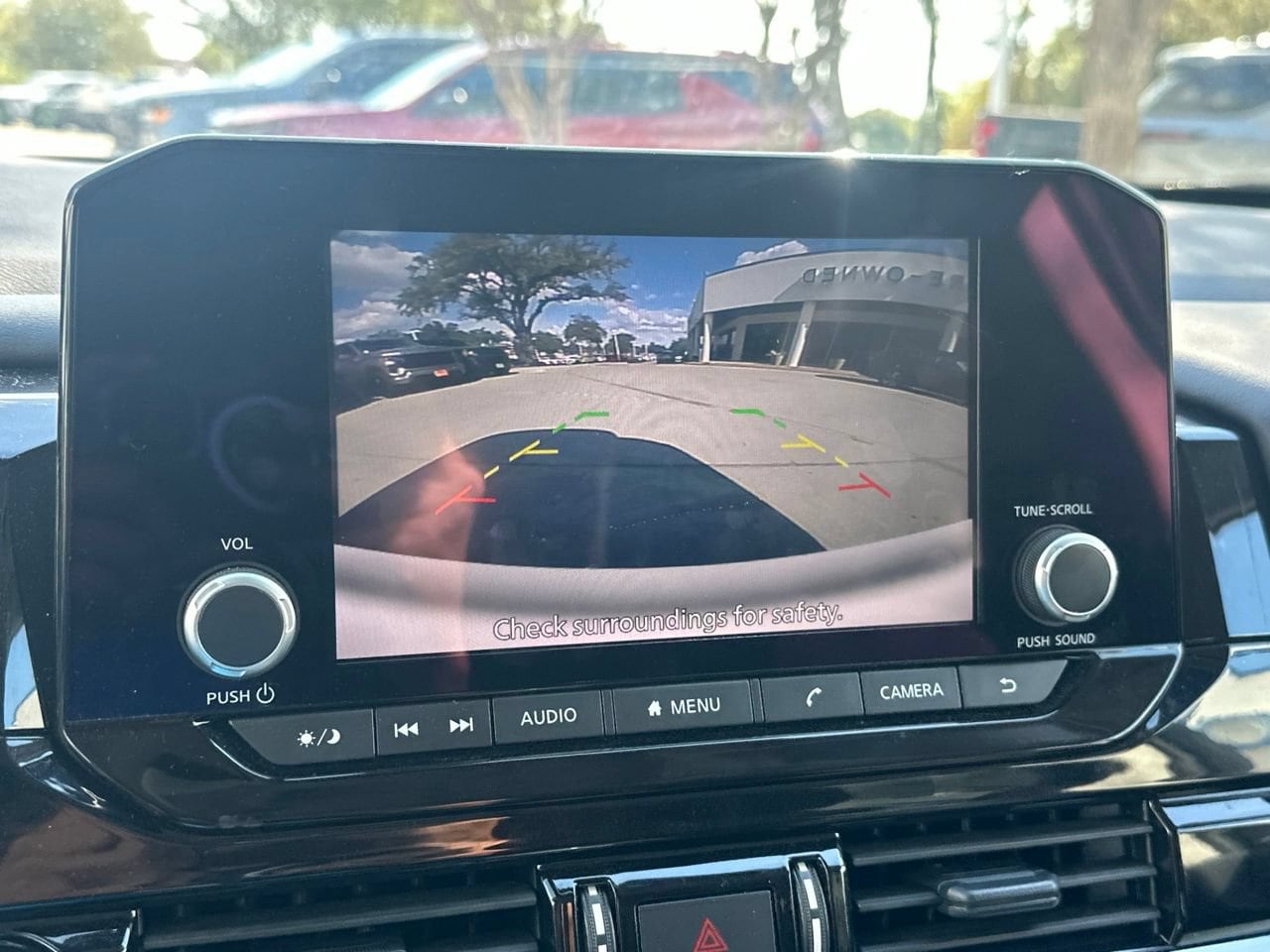 2025 Nissan Pathfinder SV - Photo 19