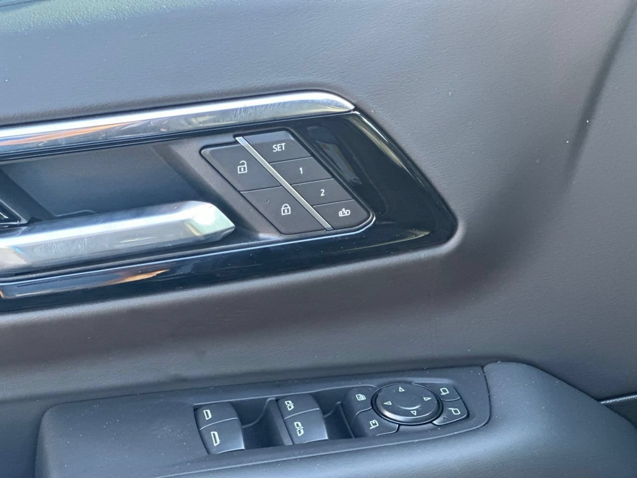 2026 Chevrolet Suburban LT, photo 12