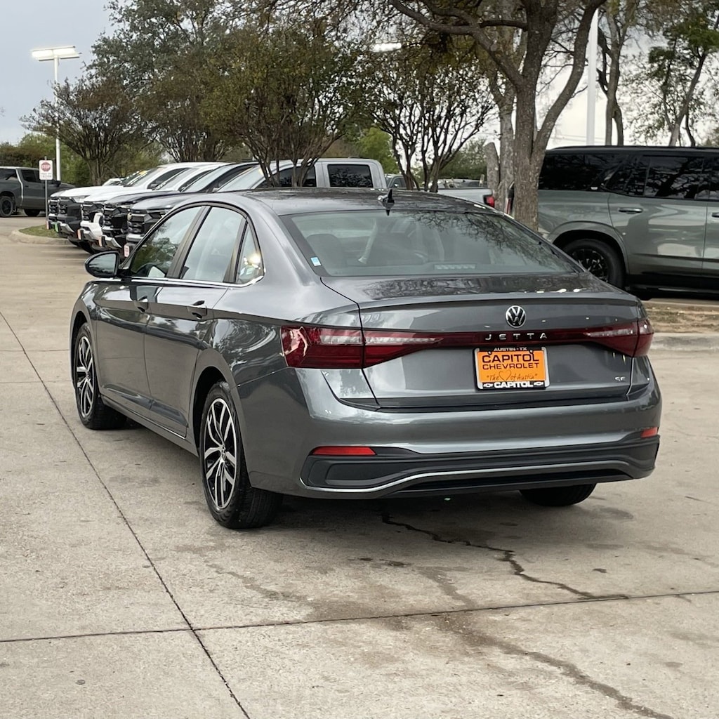 Used 2025 Volkswagen Jetta SE Sedan