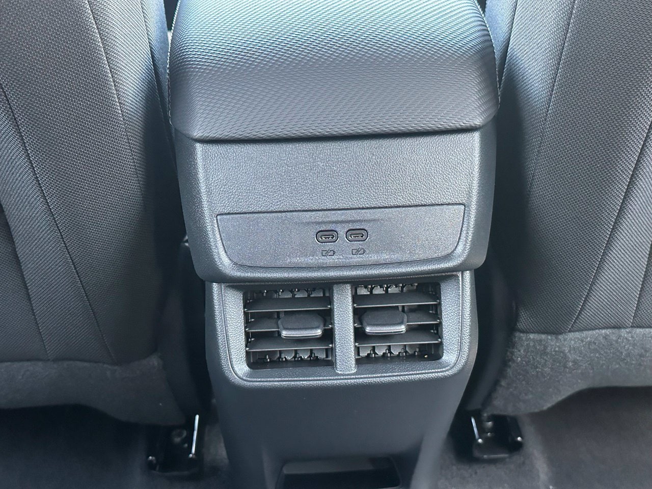 2027 Chevrolet Equinox LT SUV, photo 25