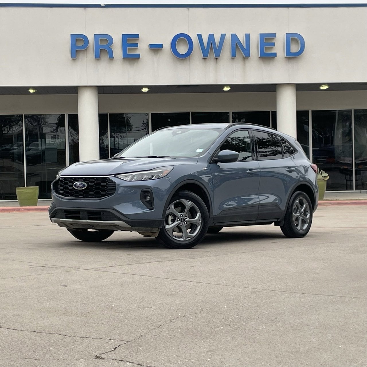 2025 Ford Escape ST-Line Select's photo