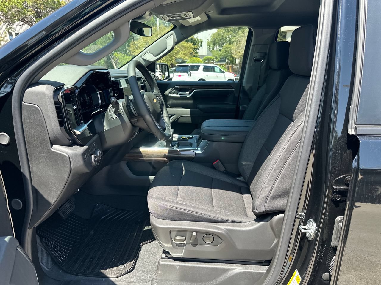 2026 Chevrolet Silverado 1500 LT Truck, photo 9