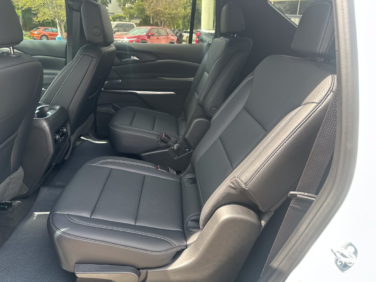 2027 Chevrolet Traverse LT - Photo 24