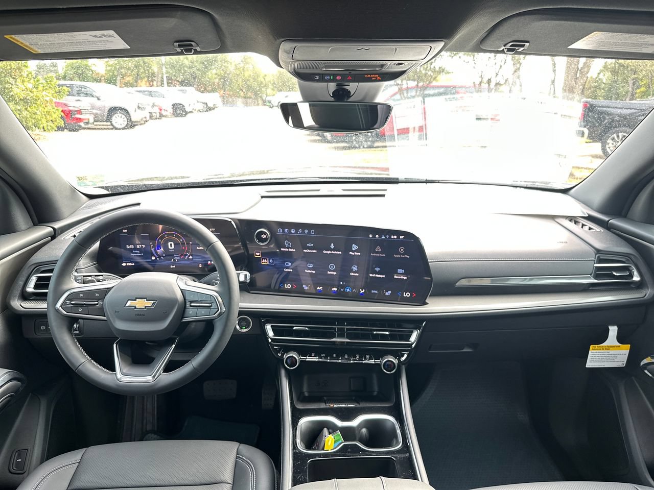 2027 Chevrolet Traverse LT SUV, photo 13