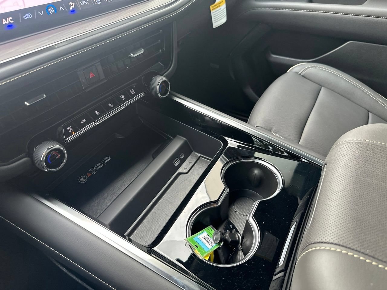 2026 Chevrolet Suburban Premier, photo 22