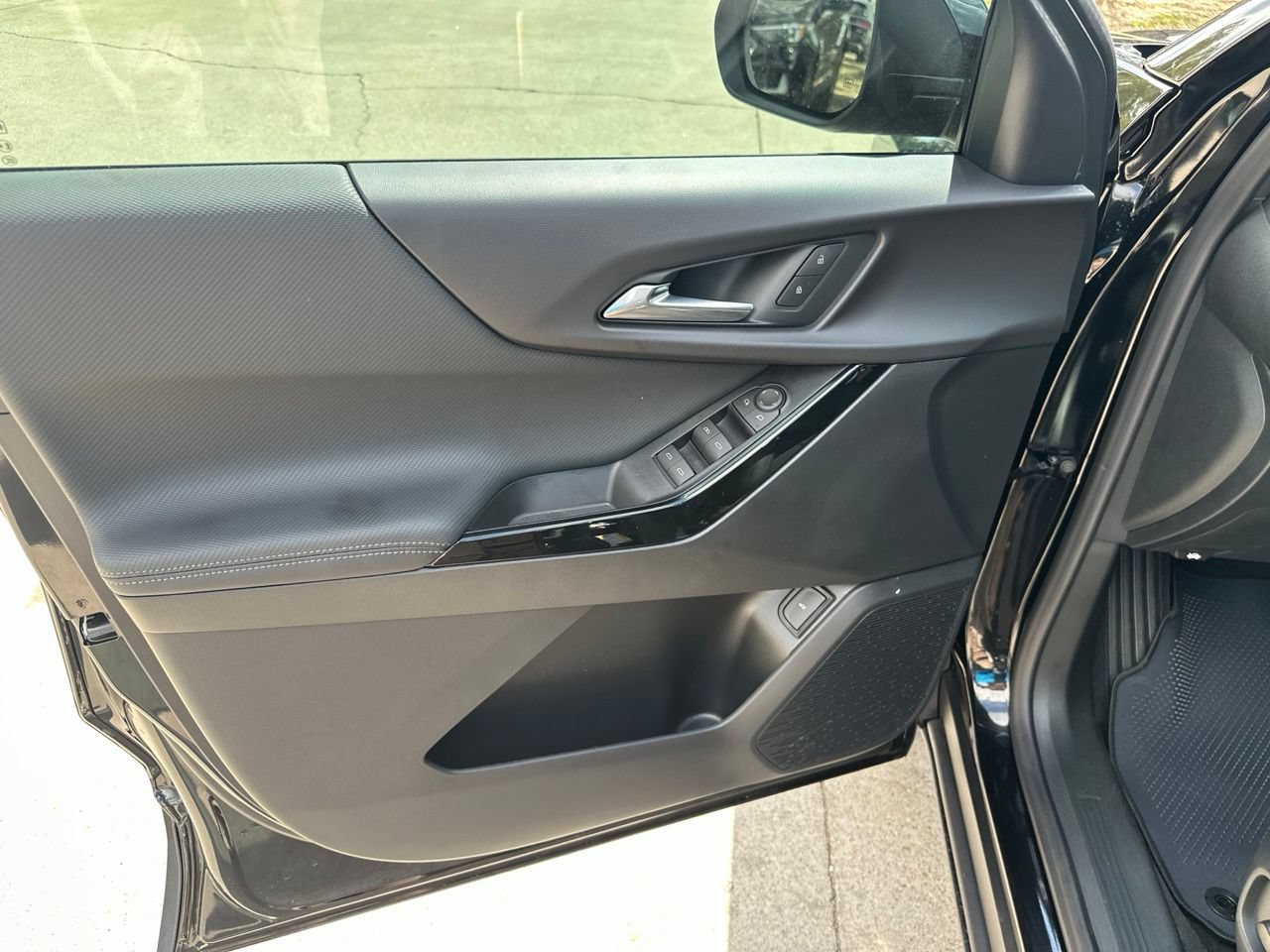 2027 Chevrolet Equinox LT, photo 11