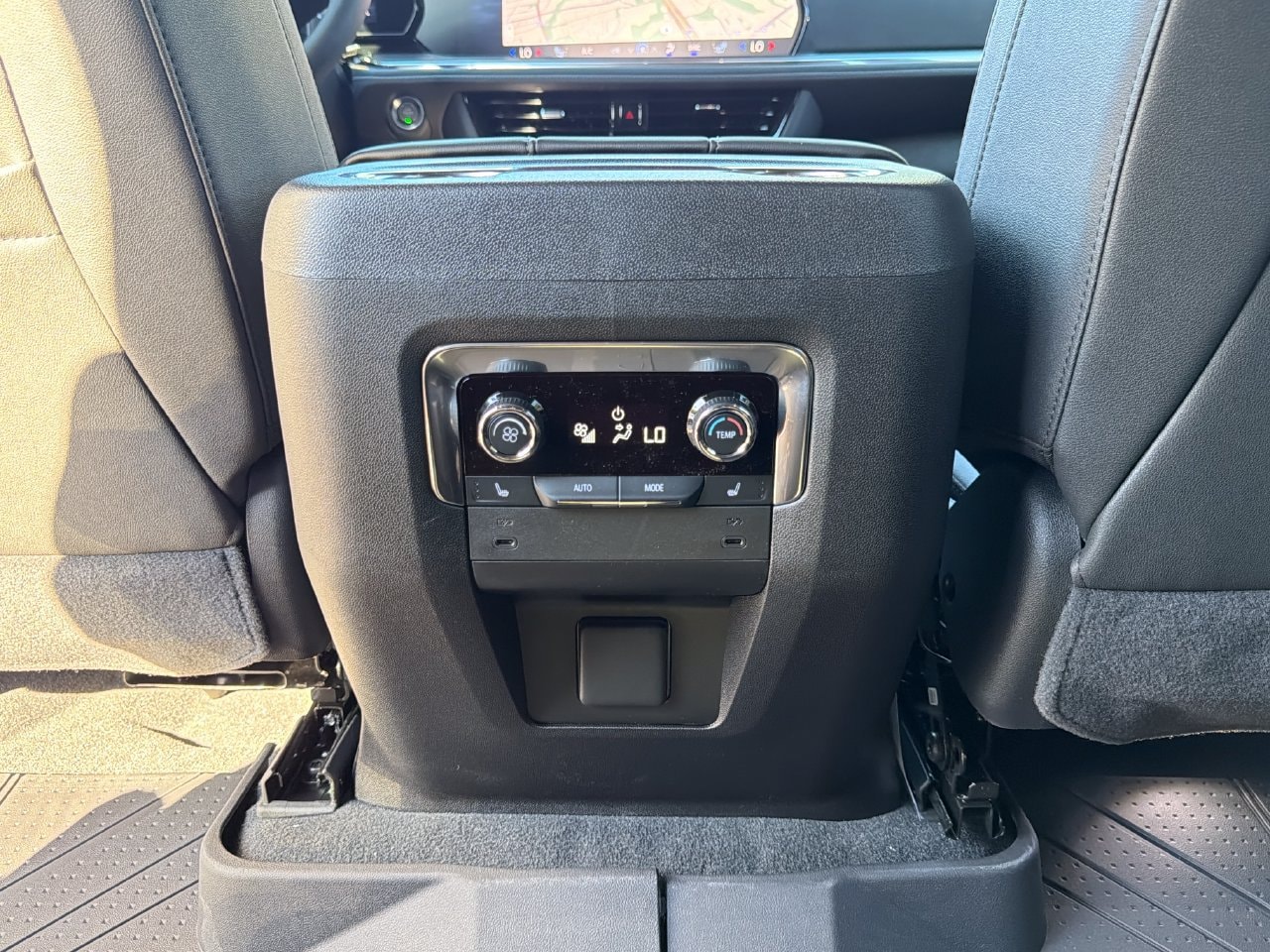 2026 Chevrolet Suburban Z71 SUV, photo 26