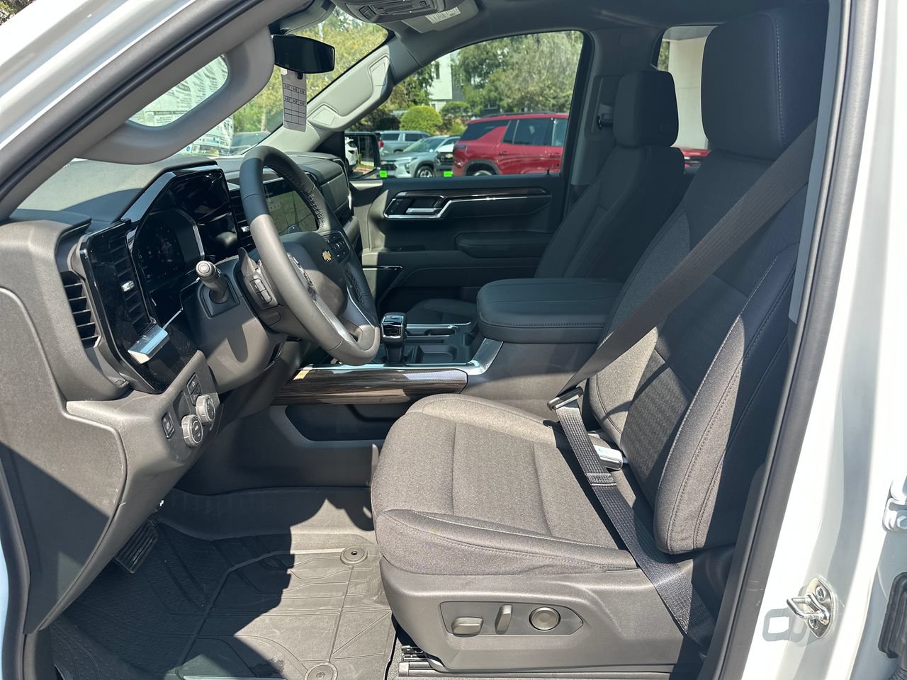 2026 Chevrolet Silverado 1500 LT Truck, photo 17