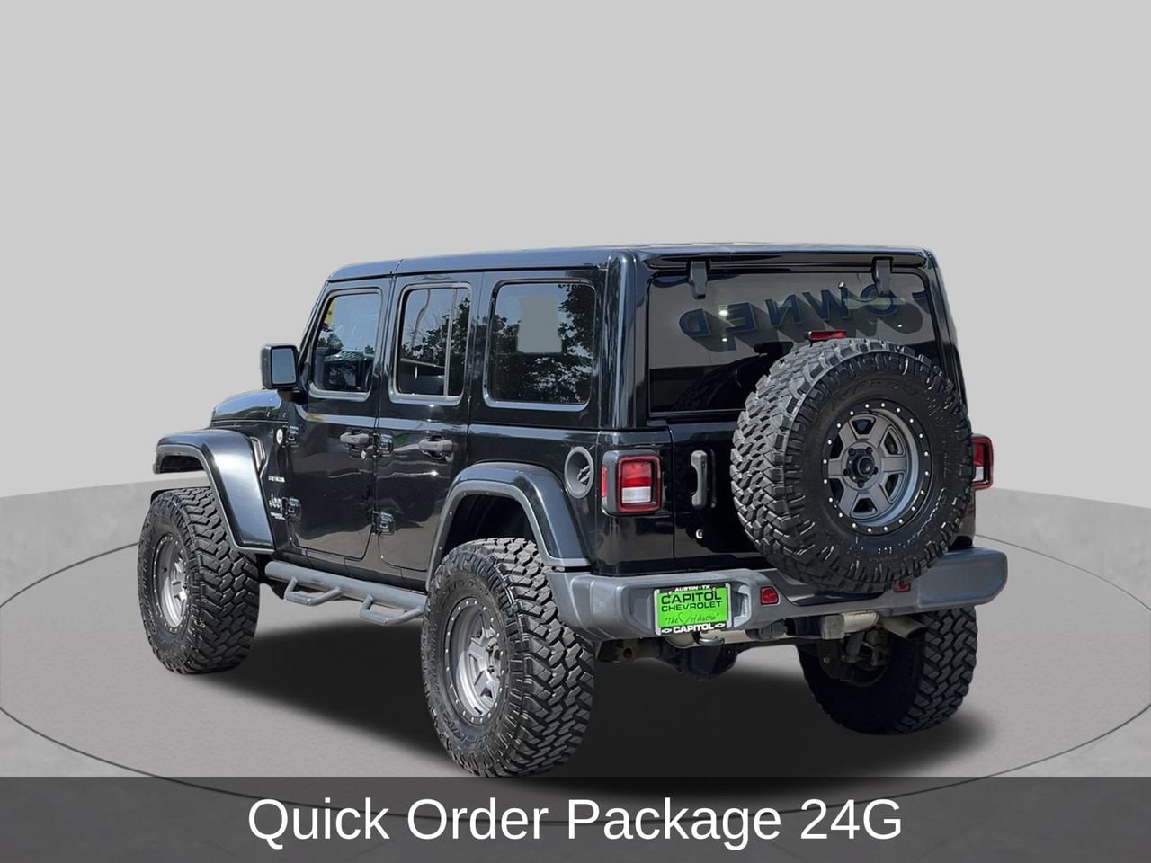 Used 2018 Black Jeep Sahara 4x4 image 3