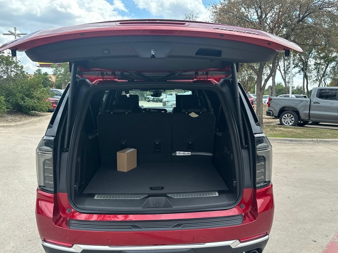 2026 Chevrolet Suburban High Country - Photo 27