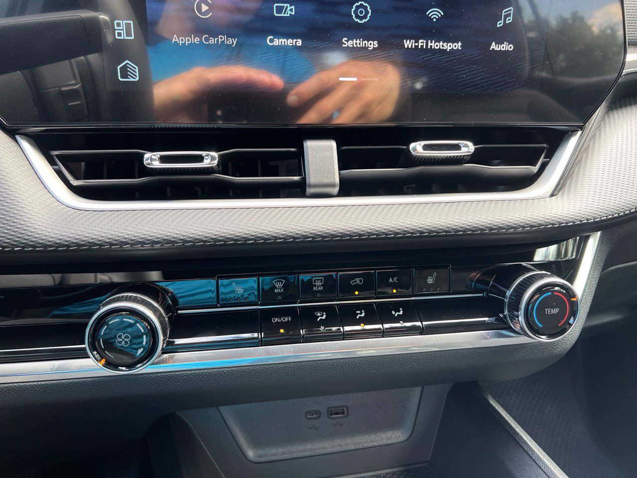 2027 Chevrolet Equinox LT - Photo 19