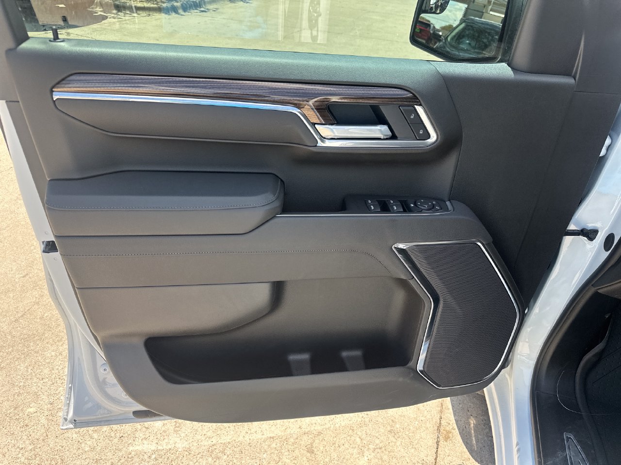 2026 Chevrolet Silverado 1500 LT - Photo 10