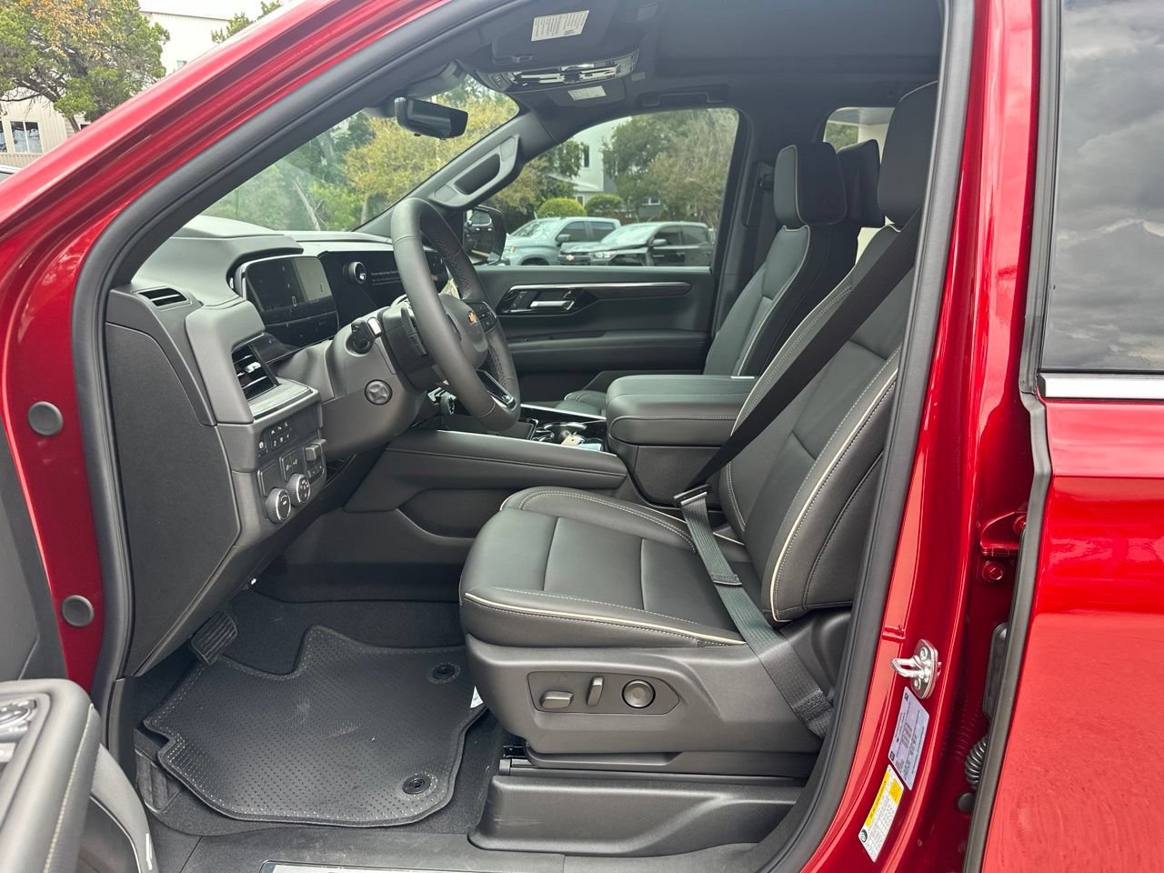 2026 Chevrolet Suburban High Country - Photo 8