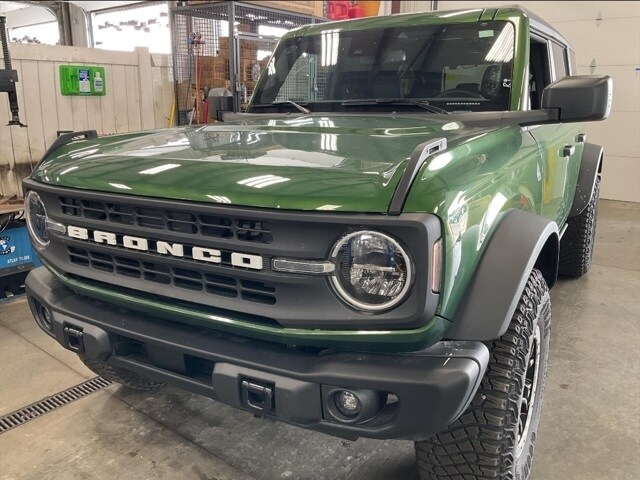 2024 Ford Bronco Black Diamond photo 2