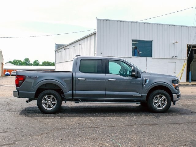 2025 Ford F-150 XLT photo 2