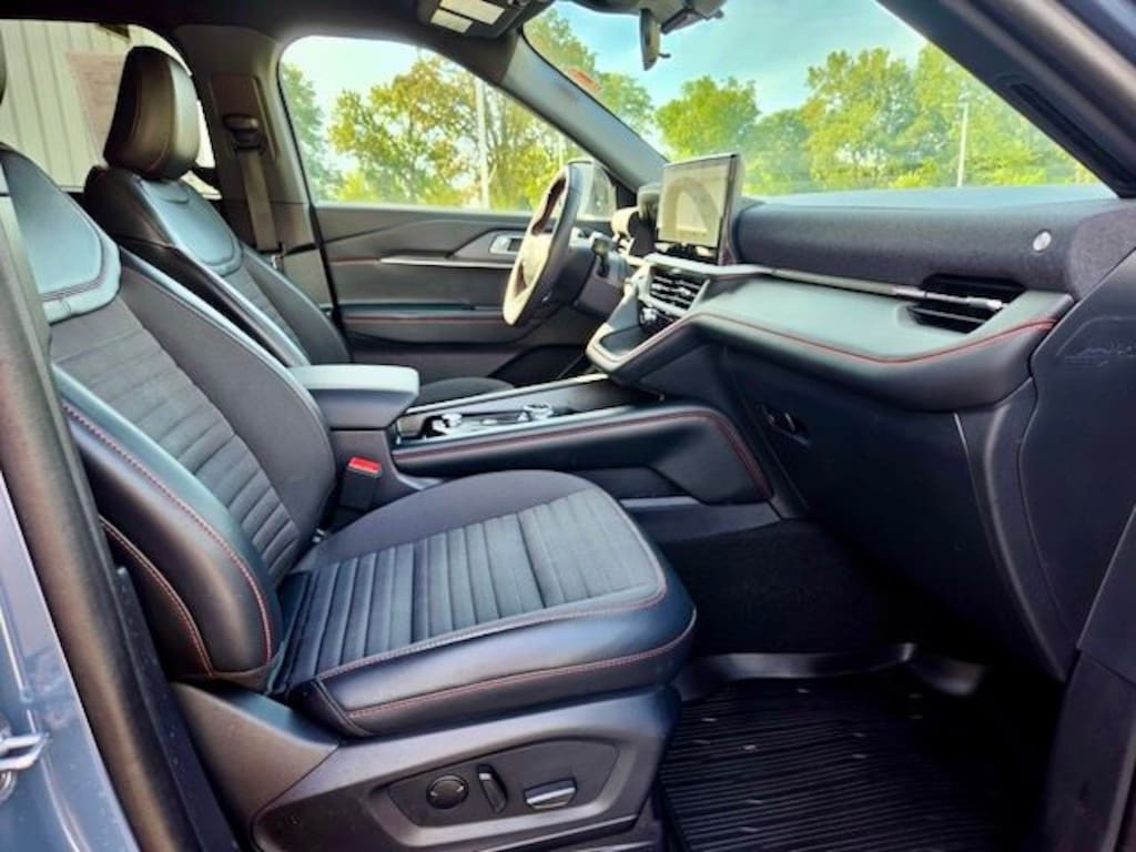 Used 2025 Ford Explorer ST-Line SUV