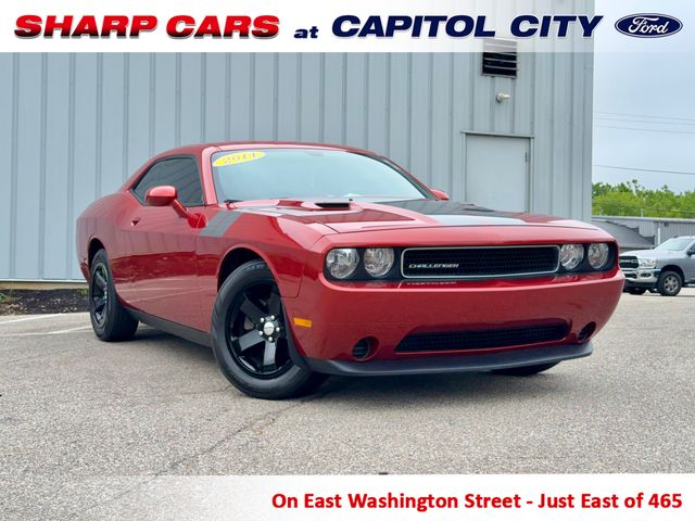 2014 Dodge Challenger SXT's photo