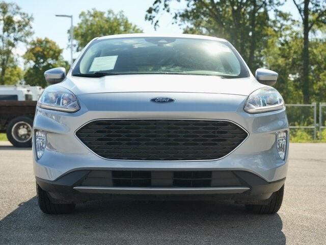 2022 Ford Escape Hybrid SEL photo 2