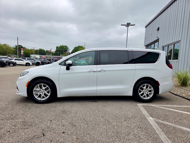 Used 2023 Chrysler Pacifica Touring L Minivan/Van