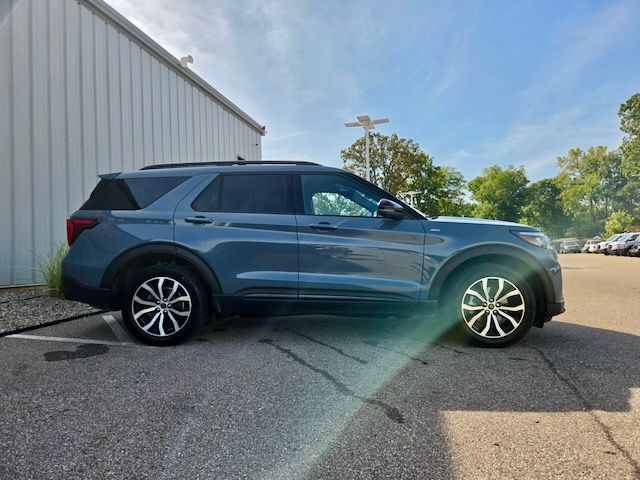 Used 2025 Ford Explorer ST-Line SUV