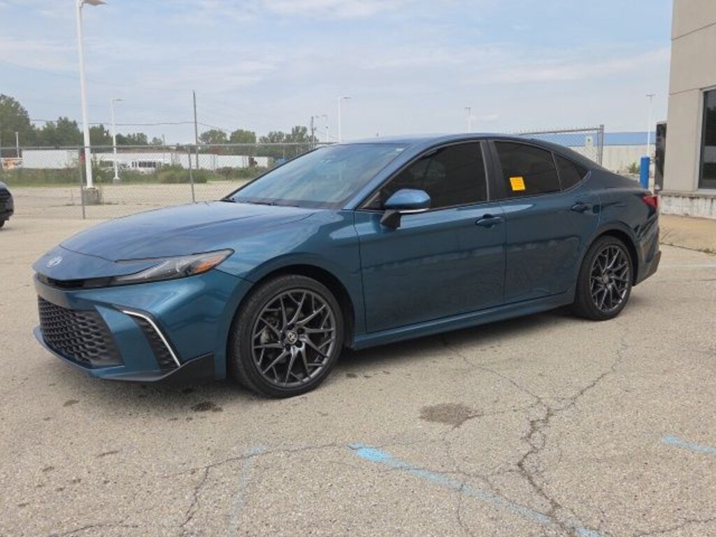 Used 2025 Toyota Camry SE Sedan