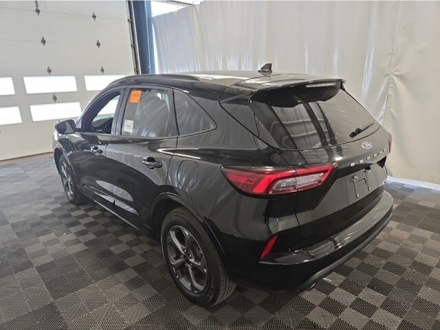 2024 Ford Escape ST-Line photo 4