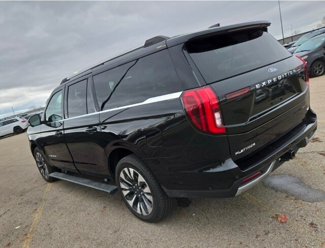 2025 Ford Expedition MAX Platinum photo 4