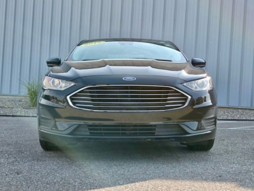 Used 2019 Ford Fusion Hybrid SE Sedan