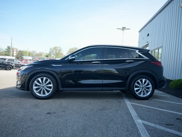 2019 Infiniti QX50 Essential photo 3
