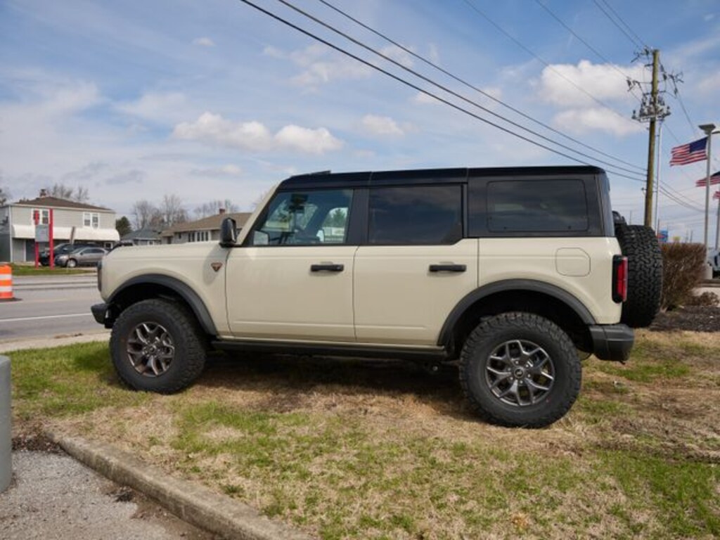 New 2025 Ford Bronco Badlands SUV