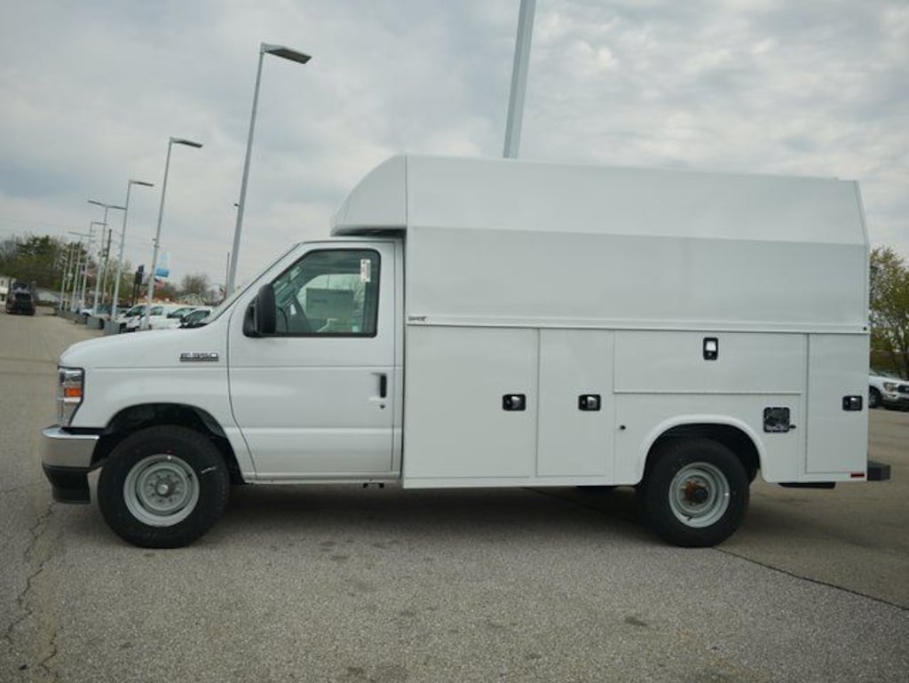 New 2025 Ford E-350 Cutaway Base Cab/Chassis