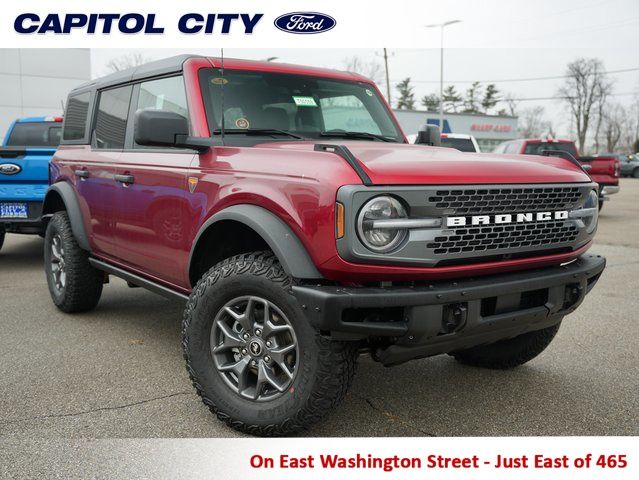 2025 Ford Bronco Badlands SUV