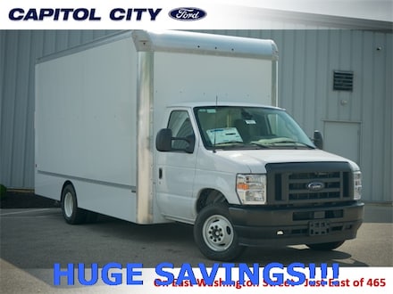 2025 Ford E-450 Cutaway Base Cab/Chassis