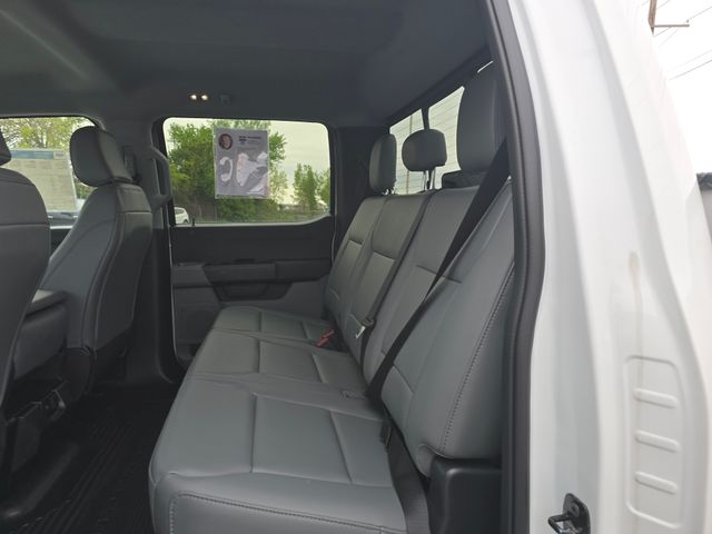 2026 Ford F-350 Super Duty Chassis Cab XL - Photo 9