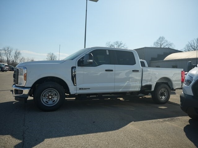2025 Ford F-350 XL photo 3
