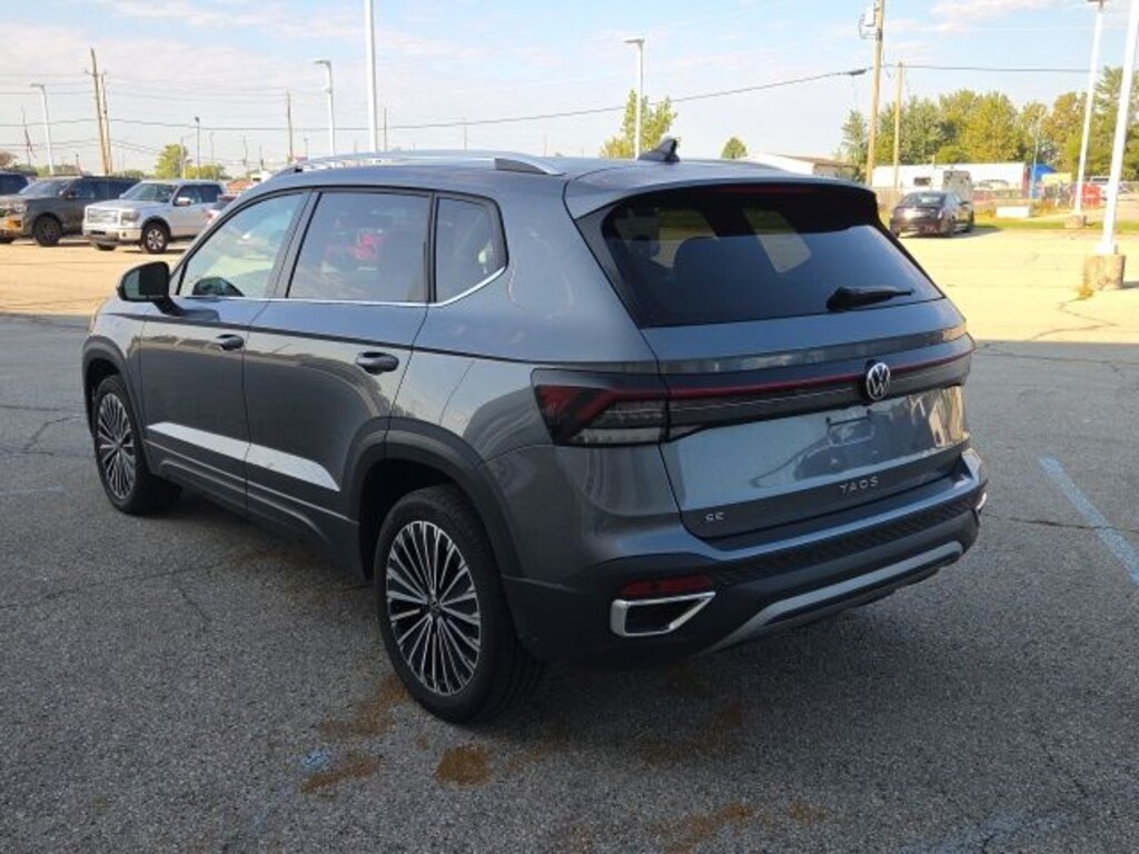 Used 2025 Volkswagen Taos 1.5T SE SUV