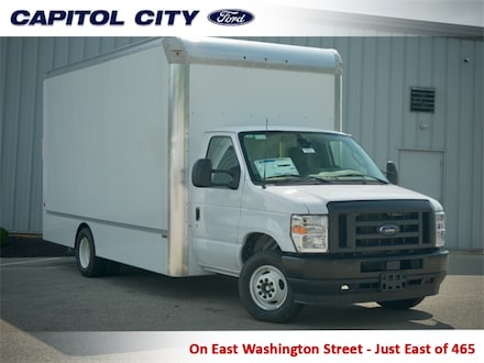 2025 Ford E-450 Cutaway Base Cab/Chassis